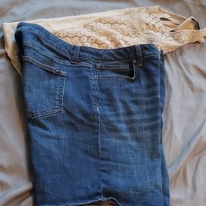 Size 12 Tommy Hilfiger Bermuda shorts